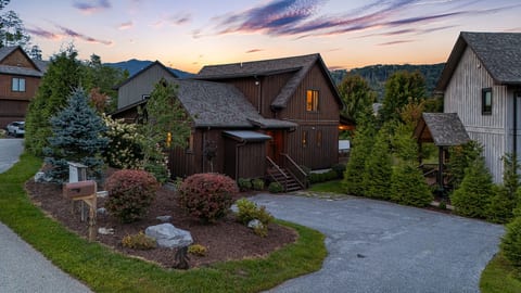 Elk Creek Retreat 🏡✨ Cozy Mountain Hideaway 