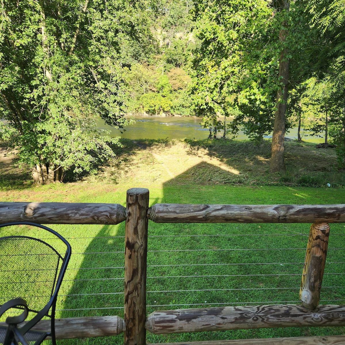 rivercabin-privateriveraccess-nopetfee-starlink-fp/