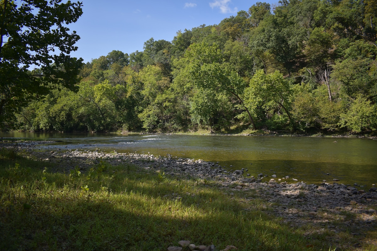 rivercabin-privateriveraccess-nopetfee-starlink-fp/