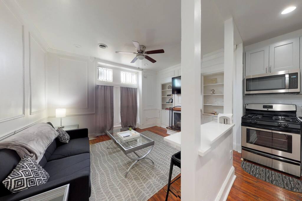 roof-deck-pets-ok-no-cleaning-fee-mid-term-stay./