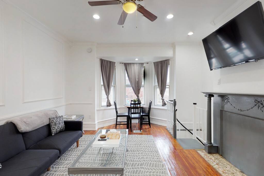 pets-ok!-no-cleaning-fee-duplex-apt-mid-term-stay/