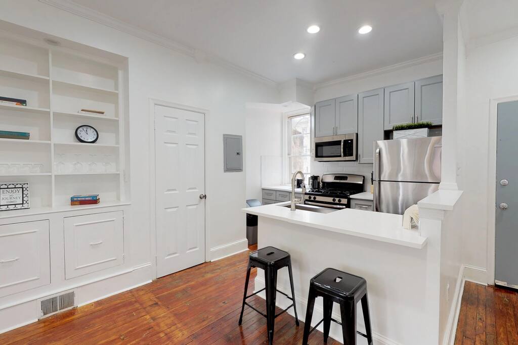 pets-ok!-no-cleaning-fee-duplex-apt-mid-term-stay/