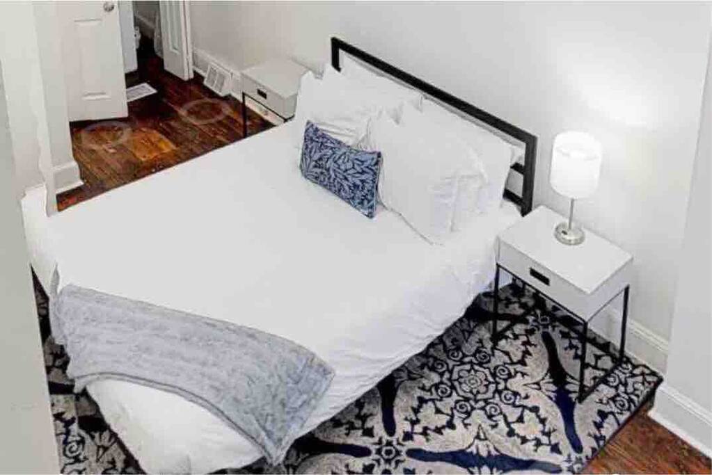 pets-ok!-no-cleaning-fee-duplex-apt-mid-term-stay/