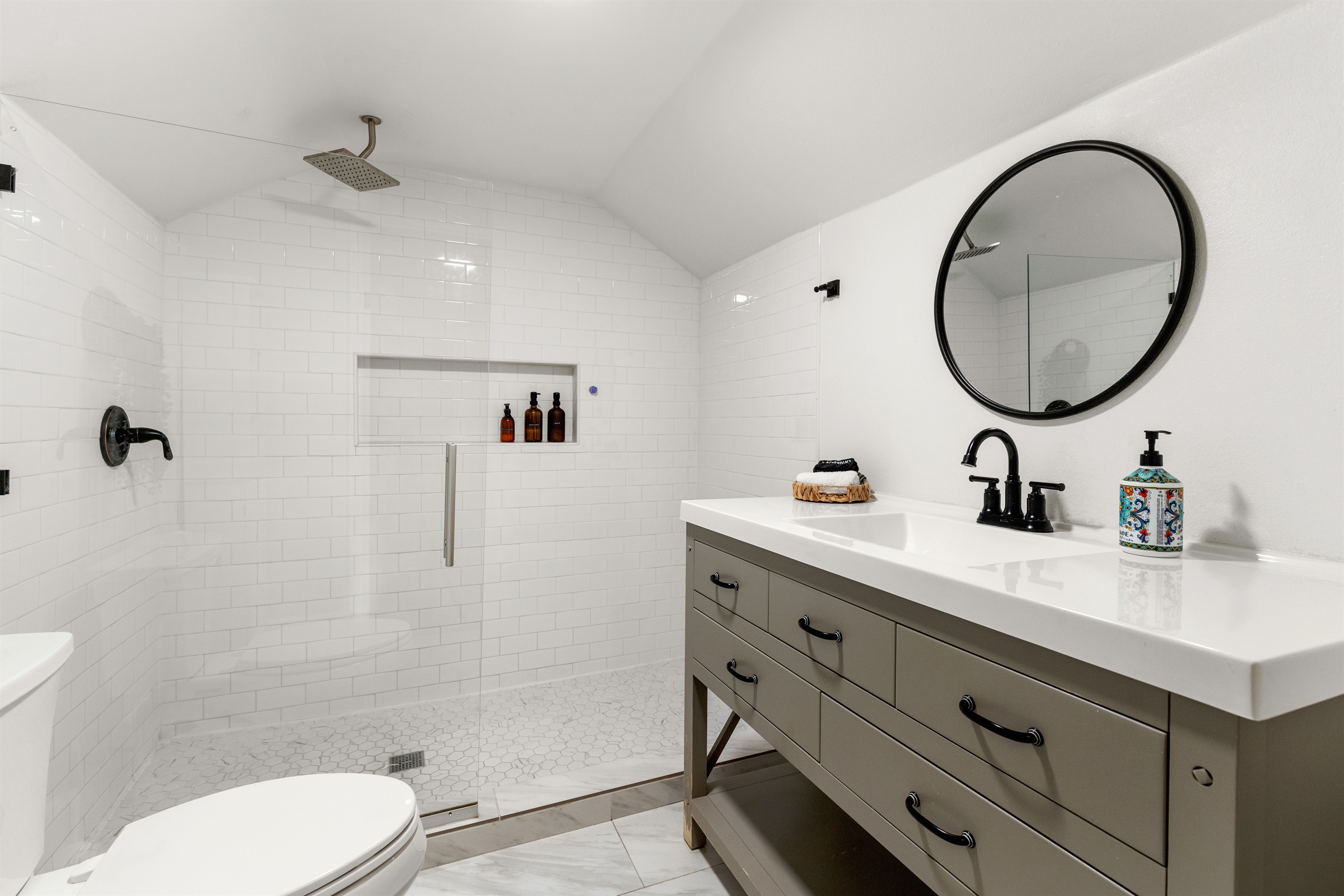 1920s Charm Steps from the Pearl & River Walk