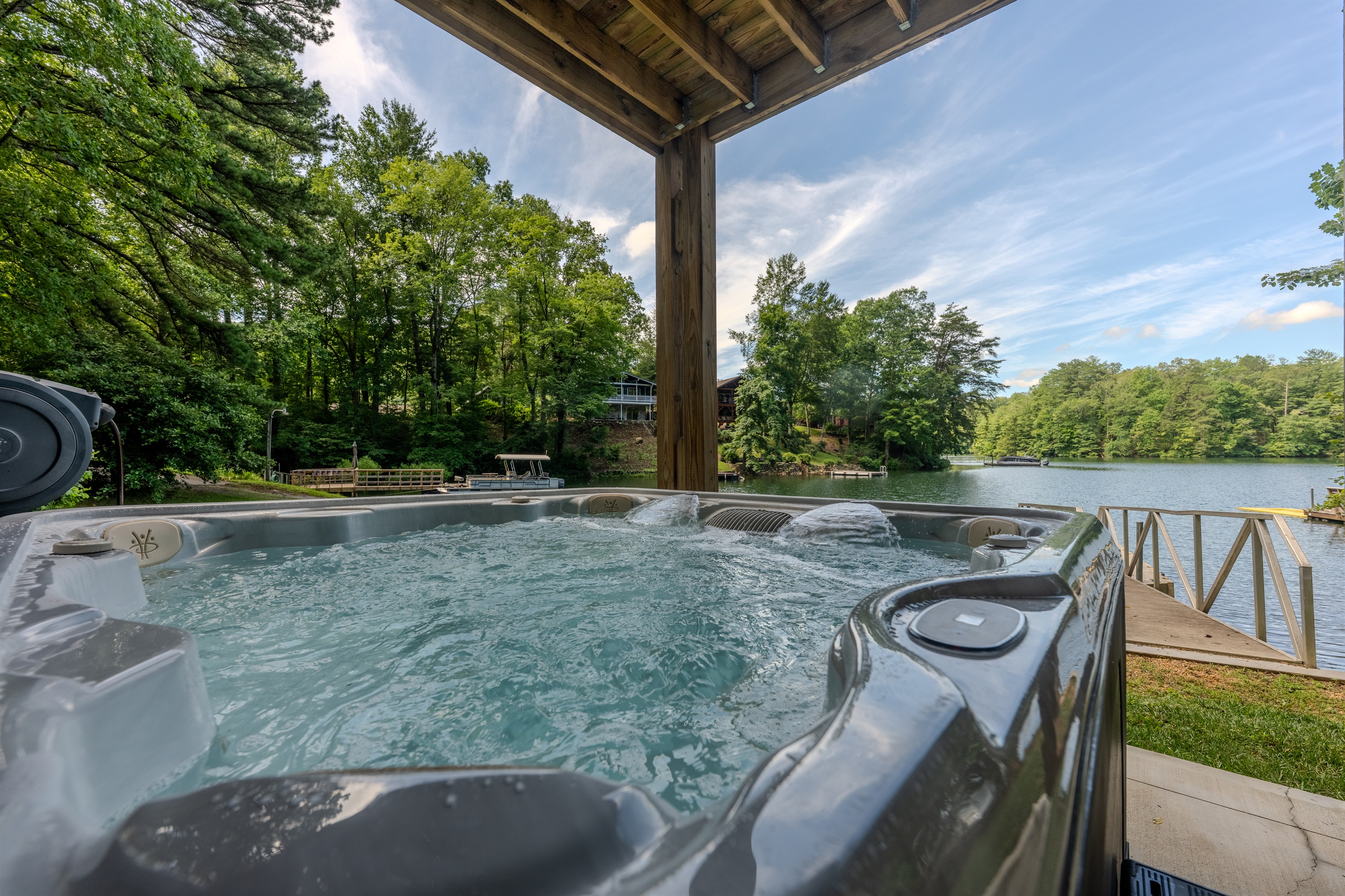 Hot tub with lake view Hot tub with lake view - Lakey McLakehouse - Robbinsville