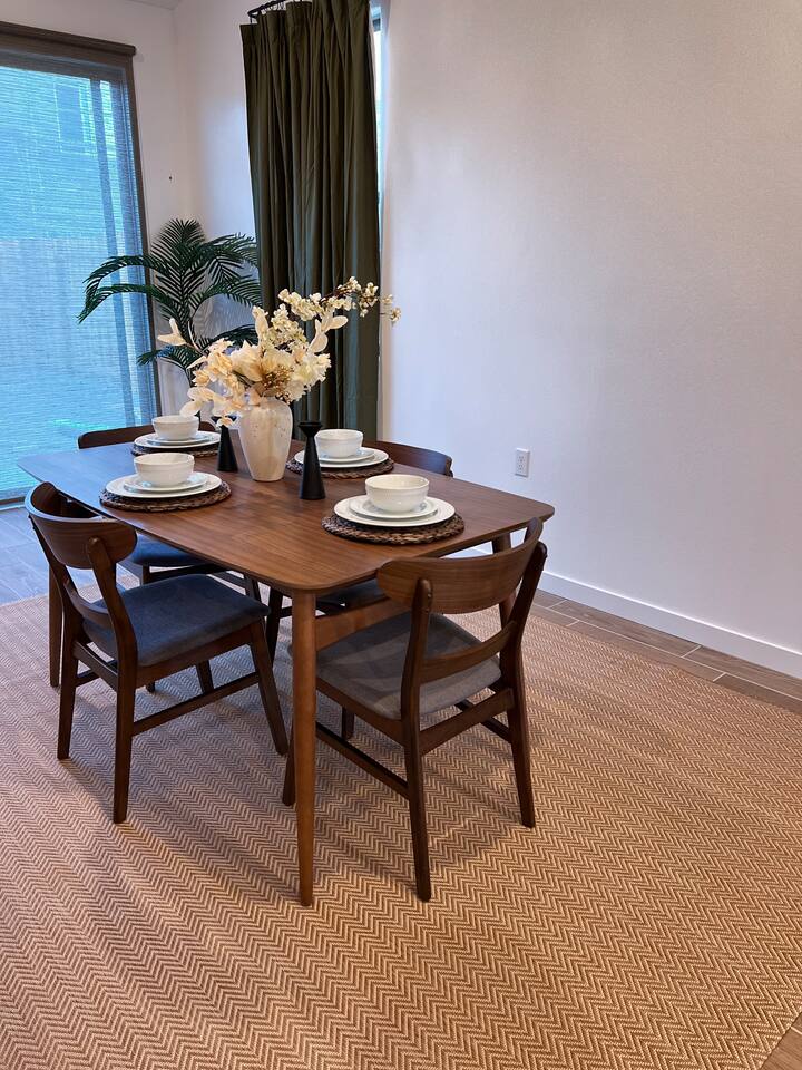 Upscale, Newly Built 2BR/2BA Modern SW Getaway