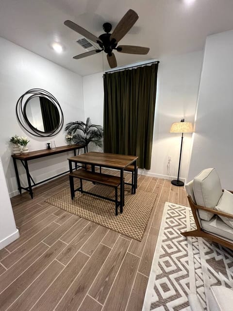 Luxury, Newly Built 1BR/1BA SW Bakersfield Studio