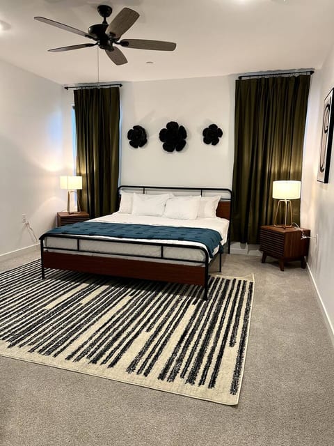 Luxury, Newly Built 2BD/2BA SW Bakersfield Getaway