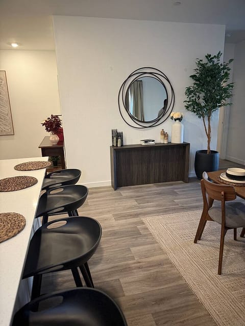 Cozy 2BD/2BA Luxury Oasis in Southwest Bakersfield