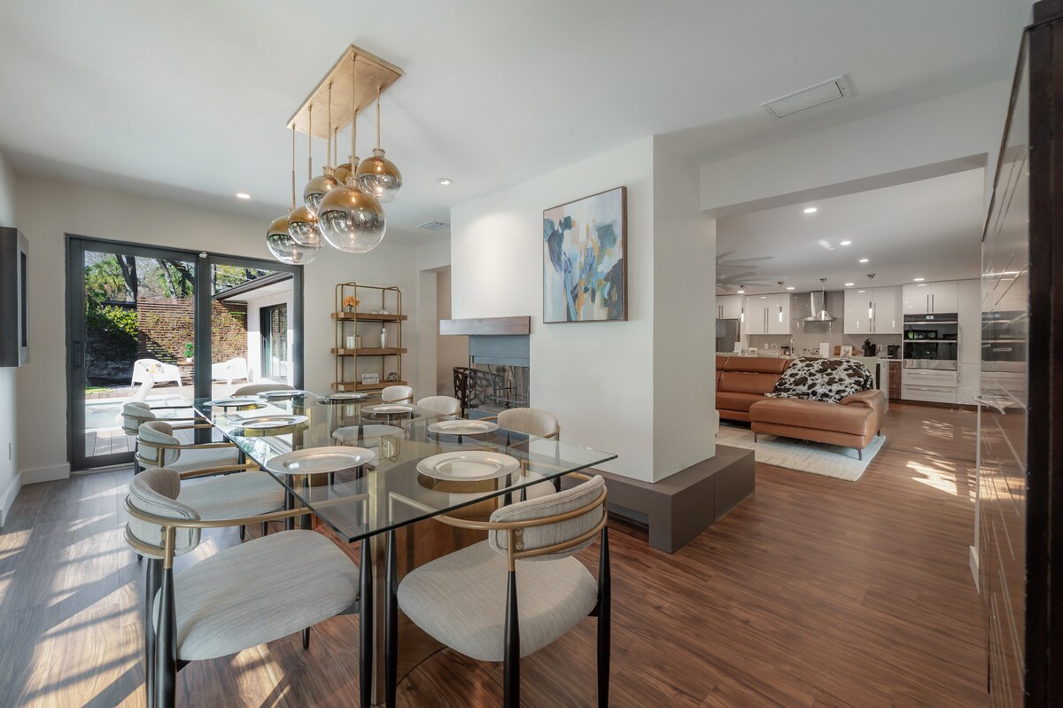 luxury-executive-home-heated-pool-and-more/