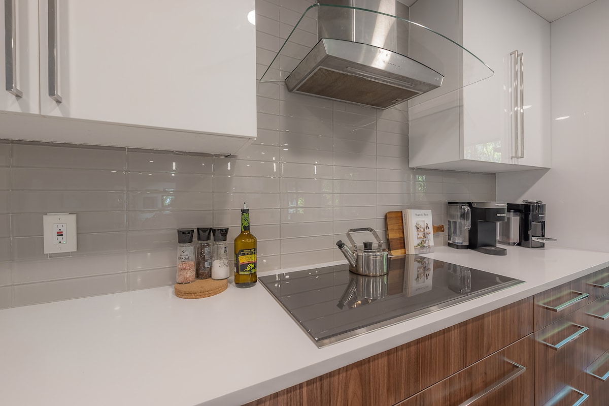 luxury-executive-home-heated-pool-and-more/