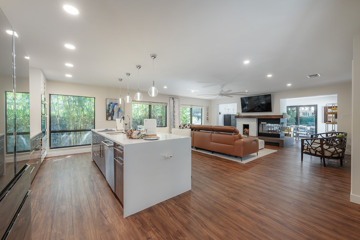 luxury-executive-home-heated-pool-and-more/