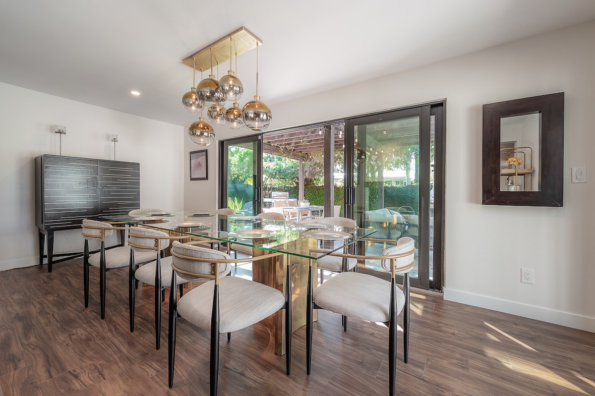 luxury-executive-home-heated-pool-and-more/