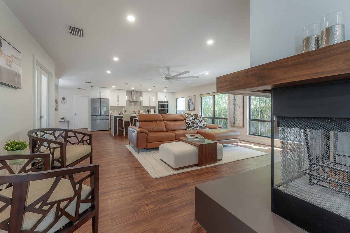 luxury-executive-home-heated-pool-and-more/
