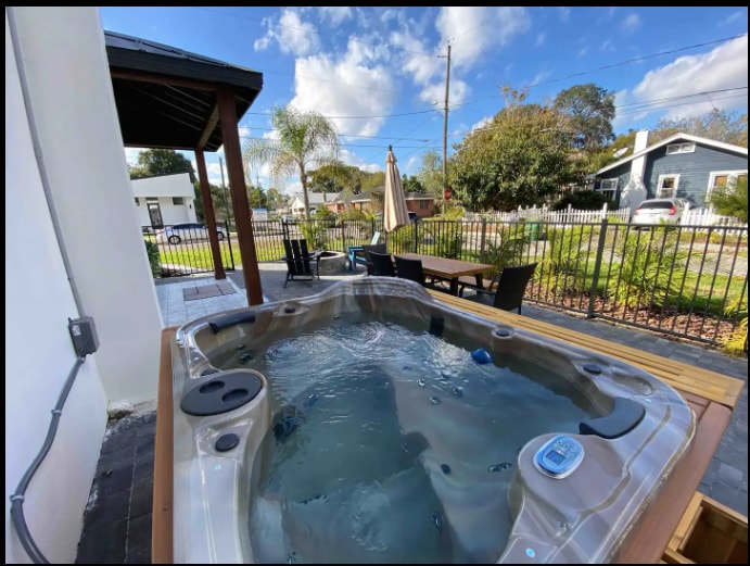 casablanca-in-the-heights-hot-tub-bikes/