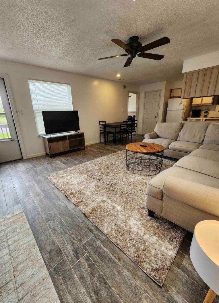 Salty As A Beach -Pet Friendly
Hot Tub/ Pool