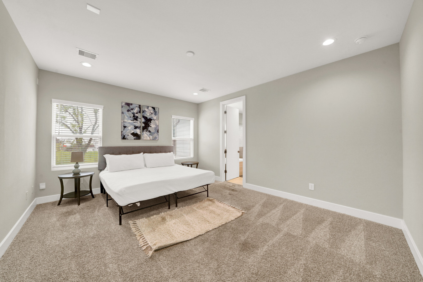 Free Garage Parking with EV Charger! Downtown Houston - Houston