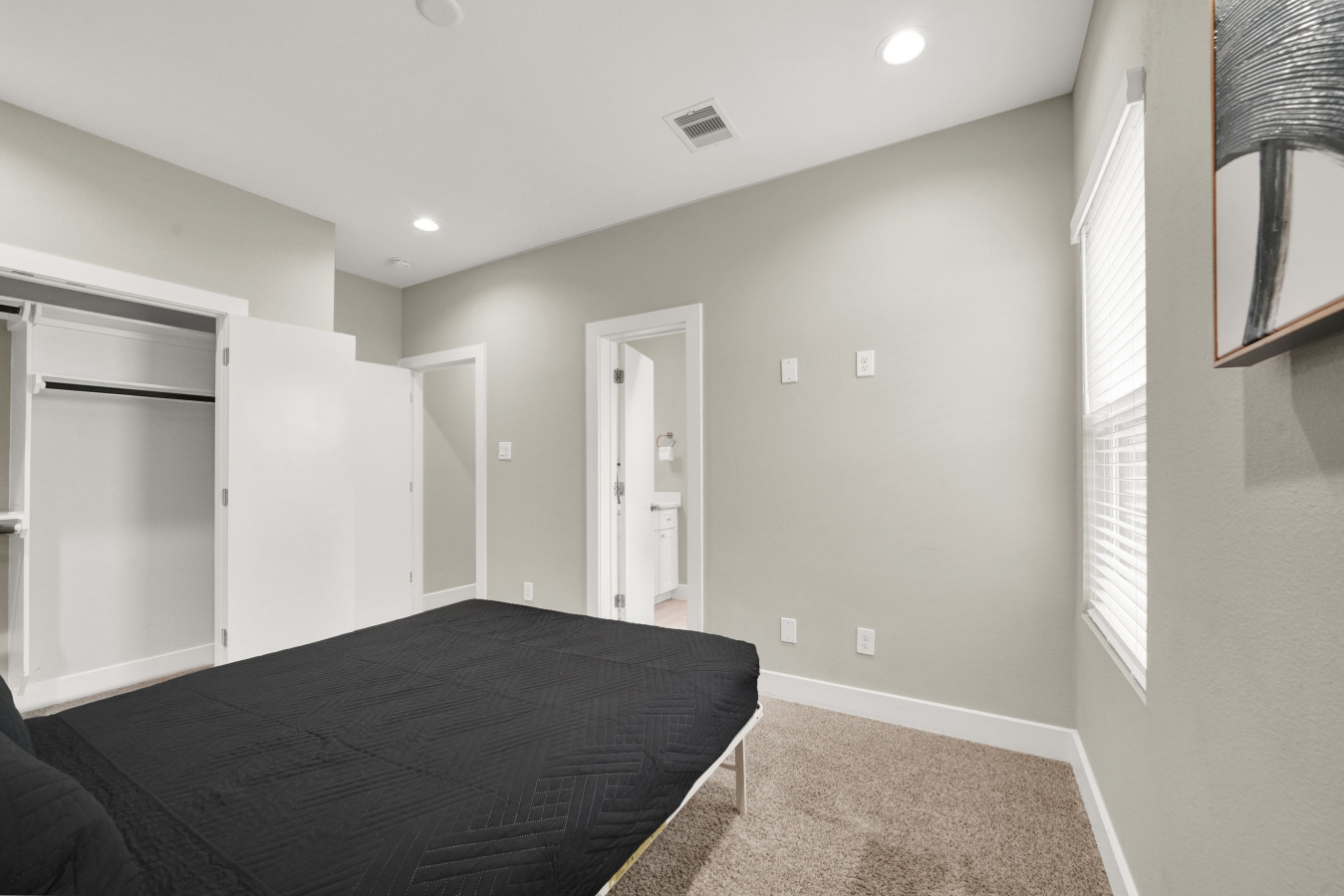 Free Garage Parking with EV Charger! Downtown Houston - Houston