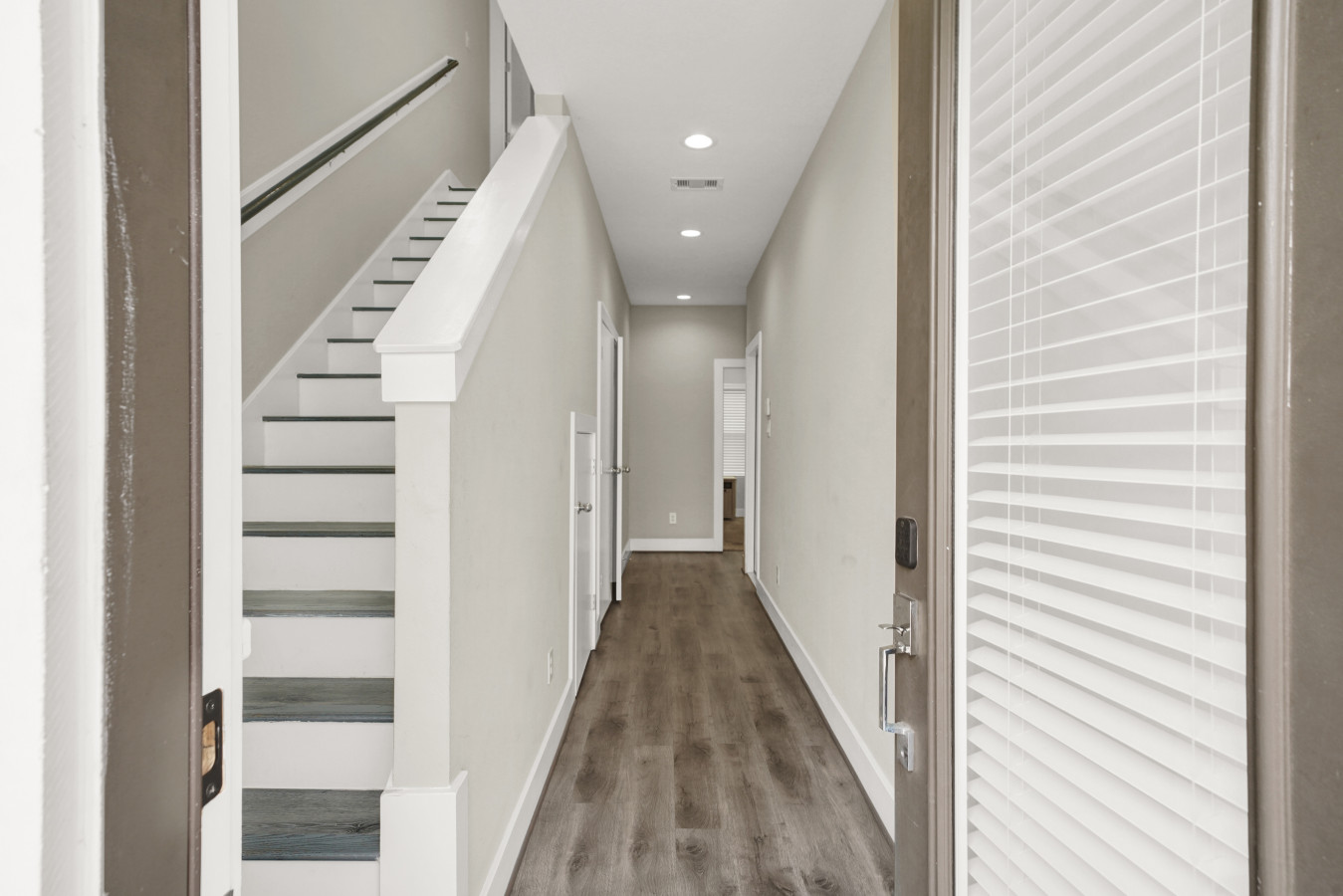 Free Garage Parking with EV Charger! Downtown Houston - Houston