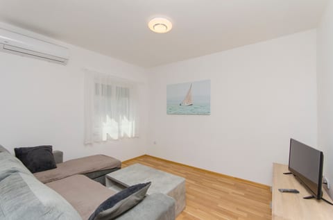 Apartments Mirjana - Unit 377570-13