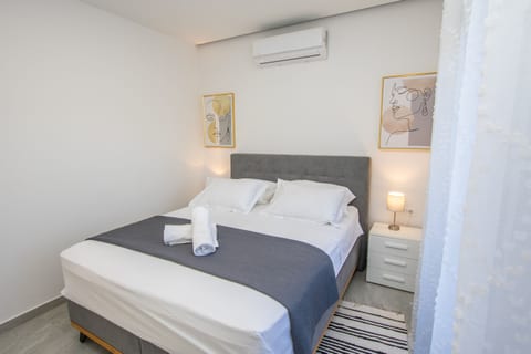 House Laura - Unit 377728-13