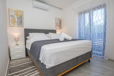 House Laura - Unit 377728-13