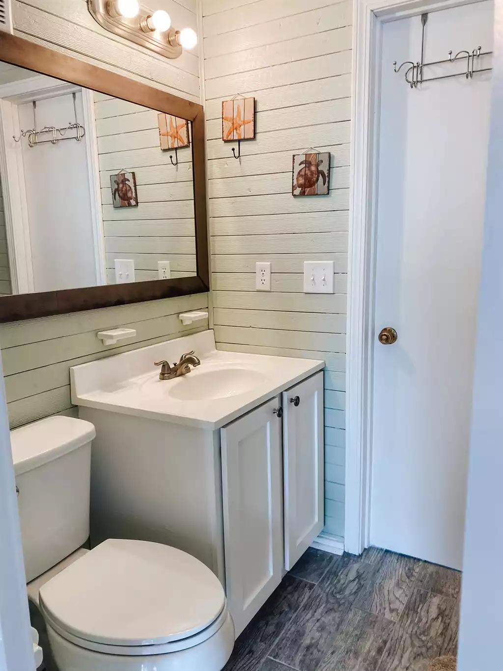 Downstairs King Bedrooms Bathroom Downstairs King Bedrooms Bathroom - Ye Scurvy Sea Dog - Nags Head