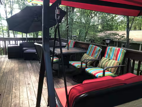 deck overlooking the lake deck overlooking the lake - Waterfront in Arrowhead lake community - Pocono Pines