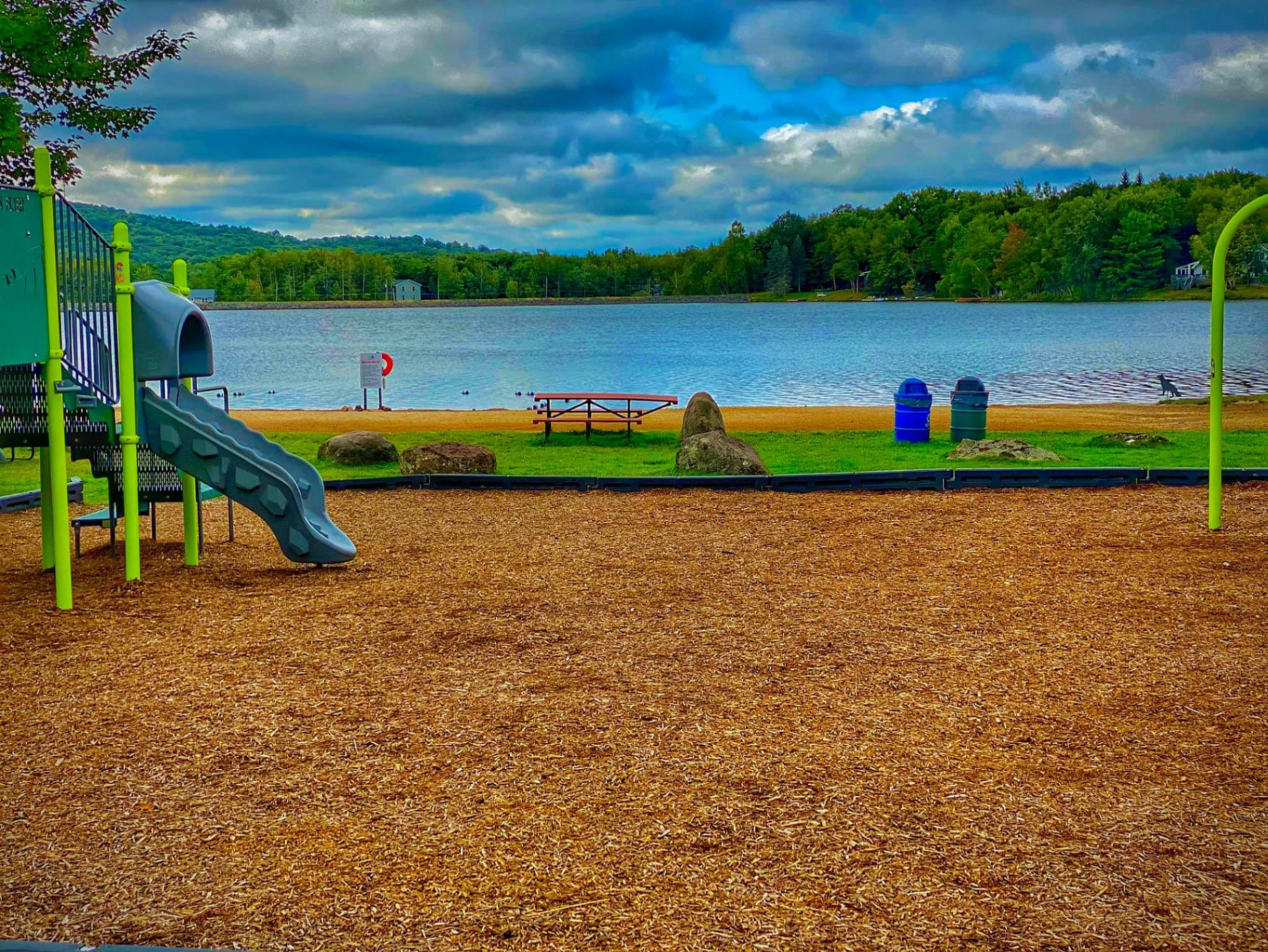 Waterfront in Arrowhead lake  community 