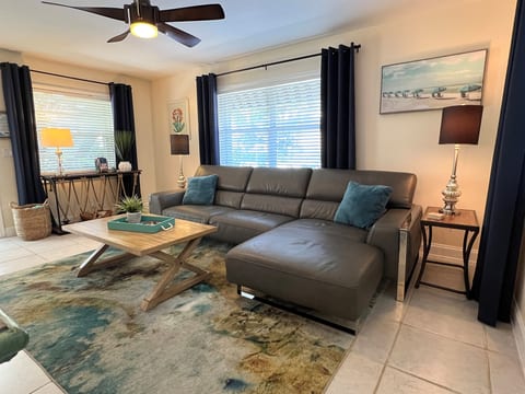 Spacious living area, sink right into comfort on the large leather sectional