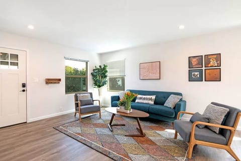 Chic 3BR Getaway + Hot Tub