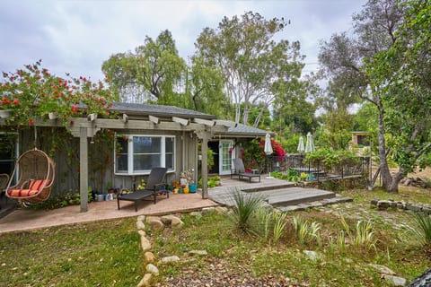 Ojai East End Chic Ranch Home with Stunning Views