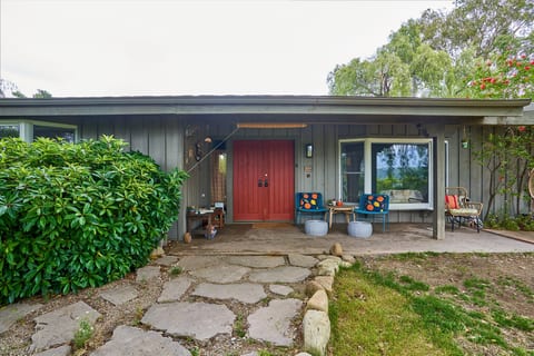 Ojai East End Chic Ranch Home with Stunning Views