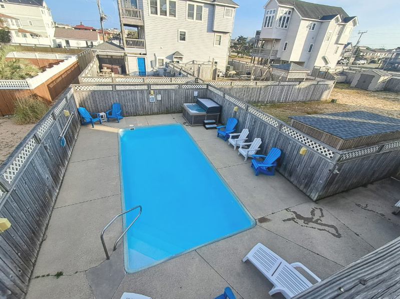 Sleeps 12 Pool, Hot Tub-Just across from the beach