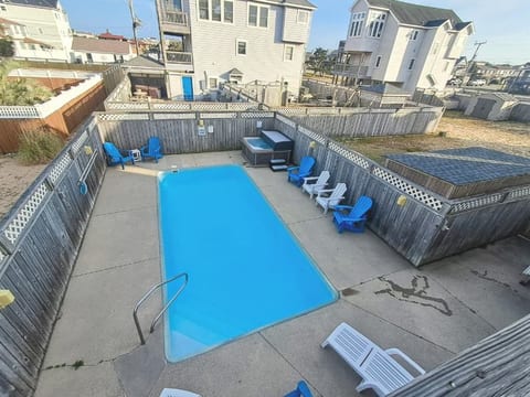 Sleeps 12 Pool, Hot Tub-Just across from the beach