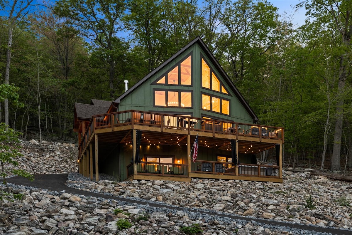 Gr8 Epic Escape | Sleeps 32