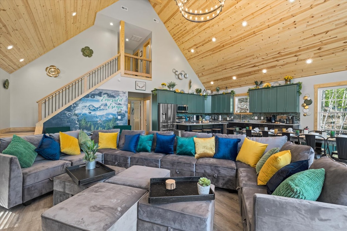 Gr8 Epic Escape | Sleeps 32