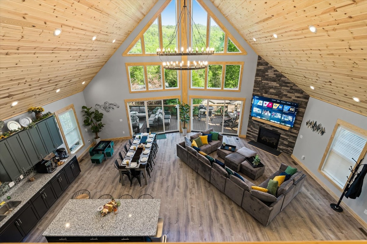 Gr8 Epic Escape | Sleeps 32