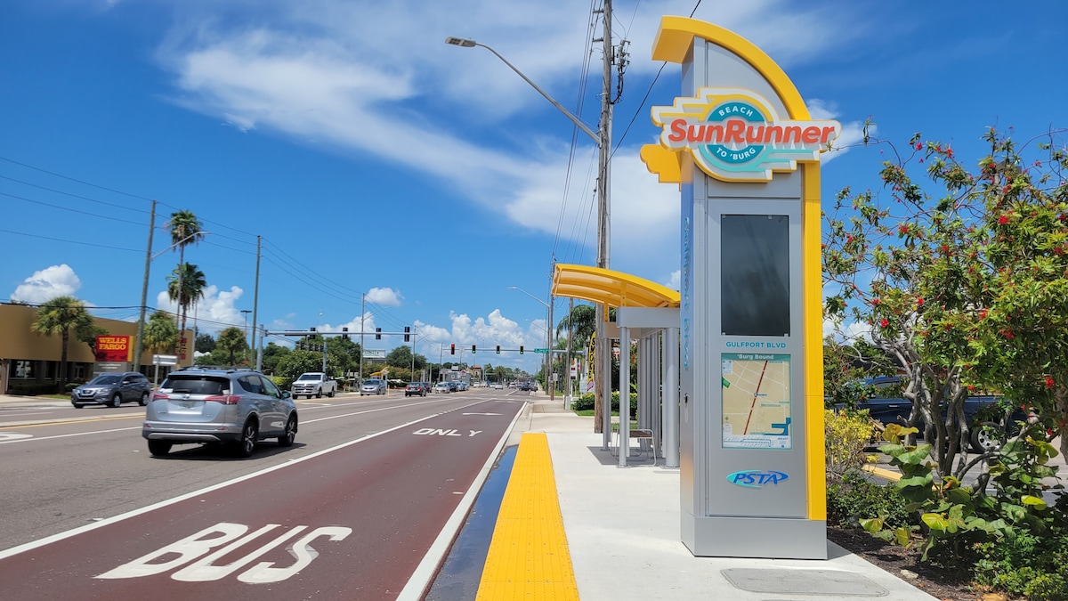 Private Guest suite/Patio/Laundry/Parking/Beach - Saint Petersburg