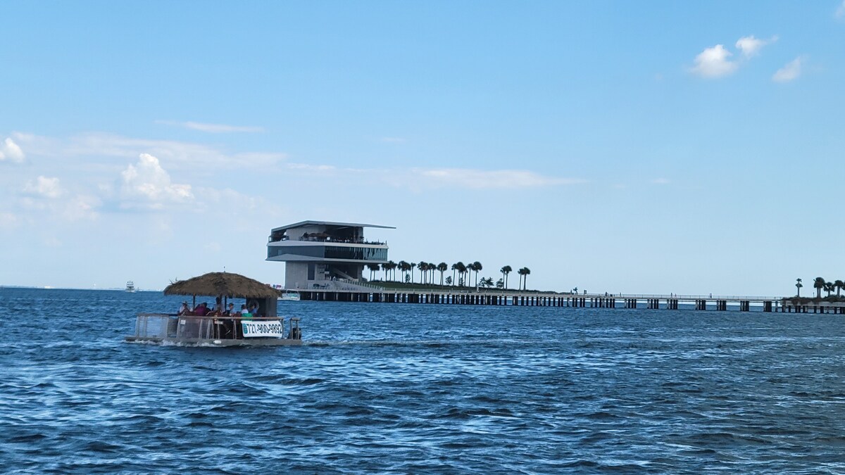 Private Guest suite/Patio/Laundry/Parking/Beach - Saint Petersburg