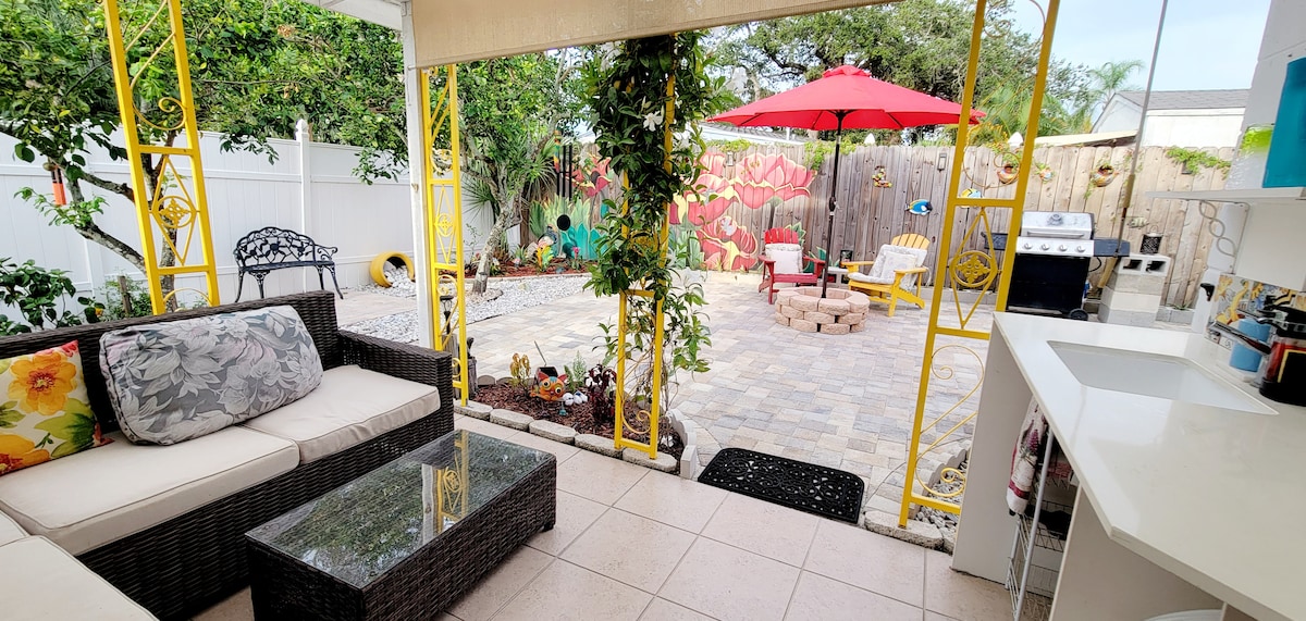 Private Guest suite/Patio/Laundry/Parking/Beach - Saint Petersburg