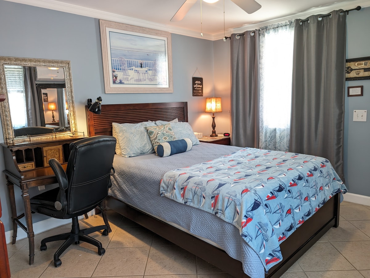 Private Guest suite/Patio/Laundry/Parking/Beach - Saint Petersburg