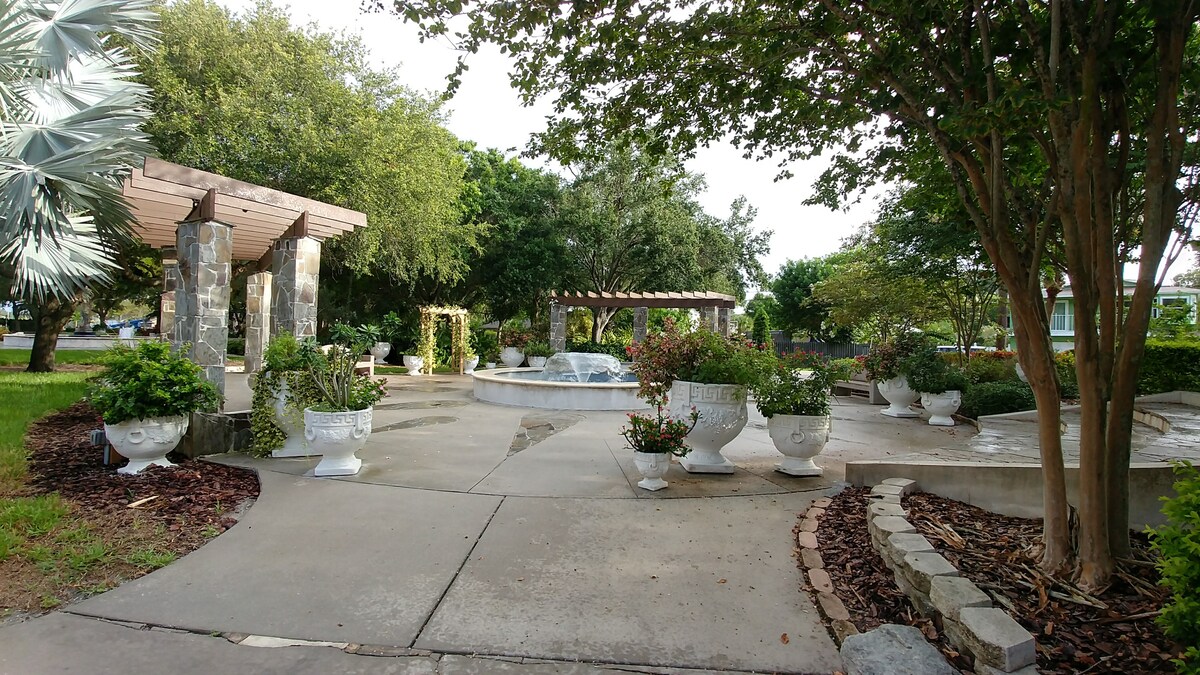 Private Guest suite/Patio/Laundry/Parking/Beach - Saint Petersburg