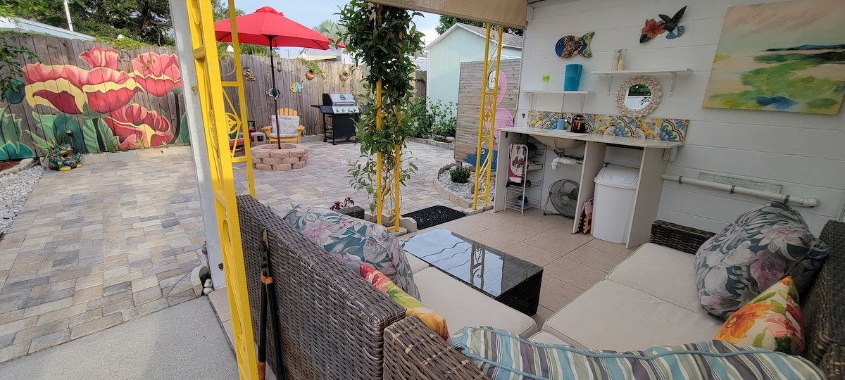 Private Guest suite/Patio/Laundry/Parking/Beach - Saint Petersburg