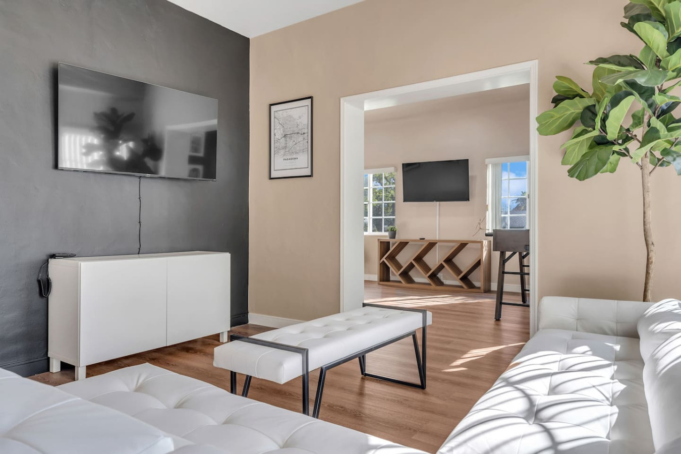 Modern 3BR Home in Pasadena