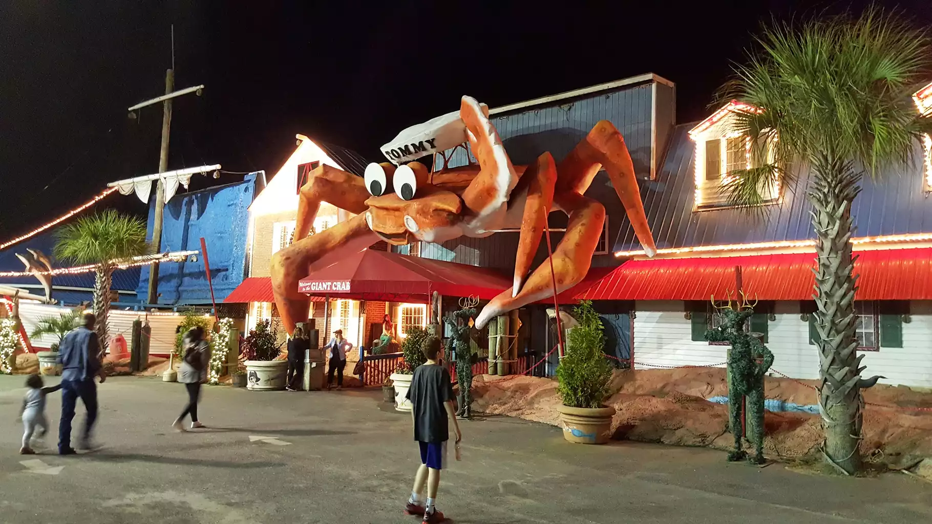 Giant Crab Restaurant is a short drive away - Sand Dunes 2550 - 1 Bedroom - Myrtle Beach