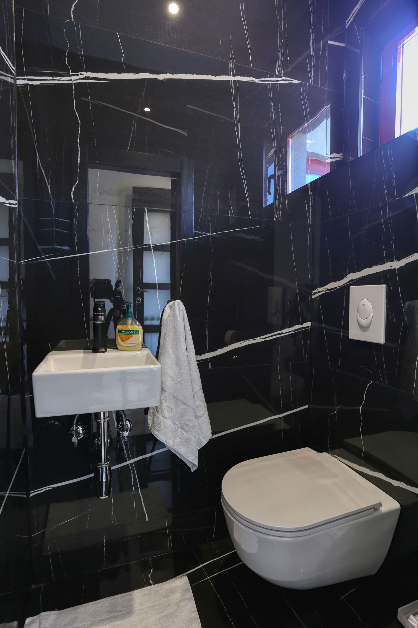 apartment-viktor-a1/