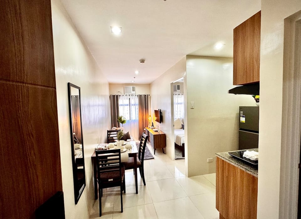 Perfect Urban Modern Retreat w/ 360° Cebu Views - The Midpoint Residences Tower 2