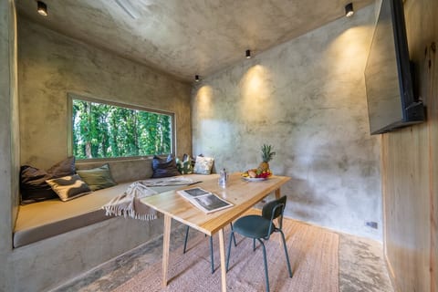 Stylish Jungle Cabin – River, Hammocks, Wi-Fi