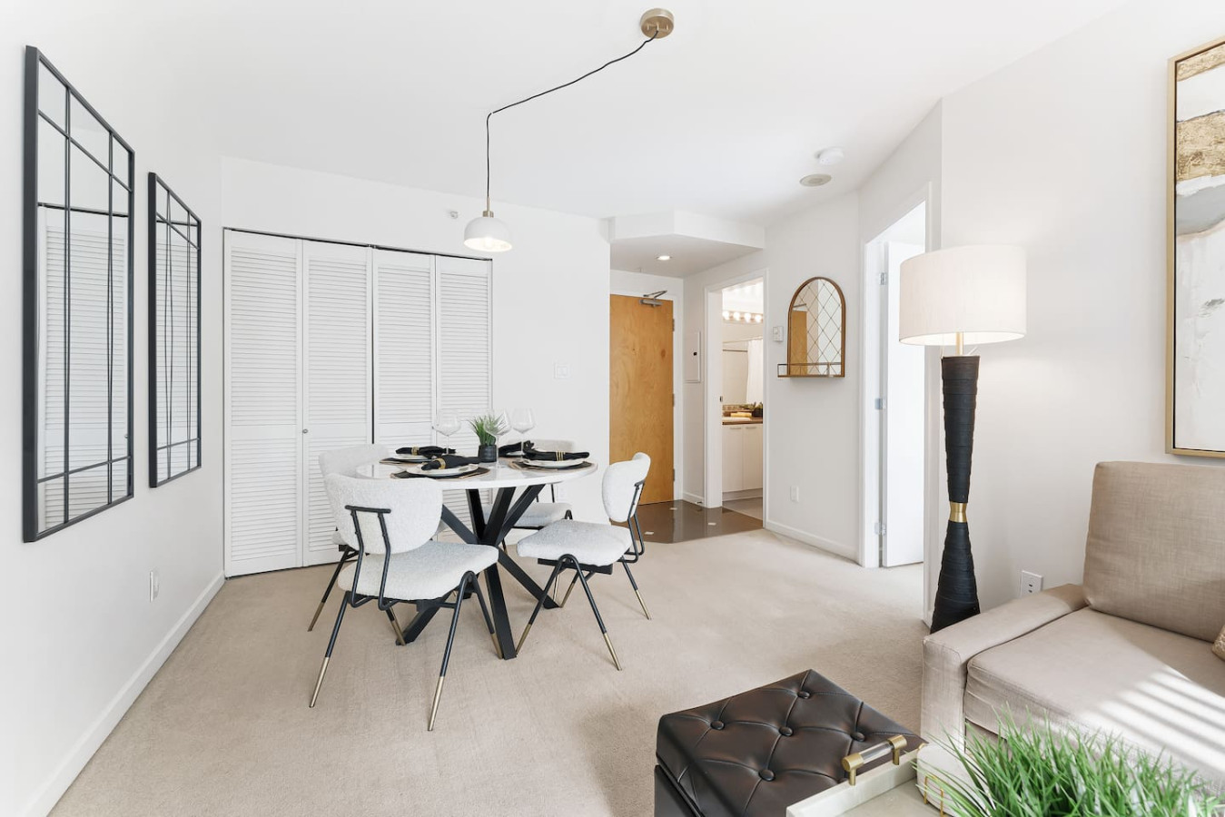 stylish-in-coal-harbour-or-secure-parking-wac/